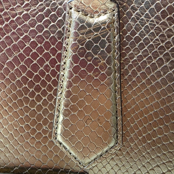 Michael Kors Hayes Pale Gold Large Leather Satchel - Picture 8 of 8